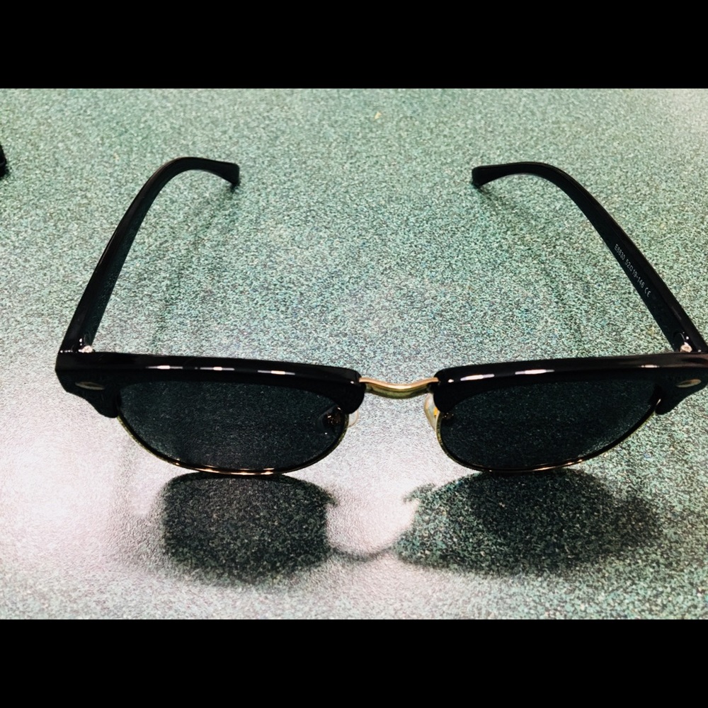Sunglasses - Picture 3 of 3